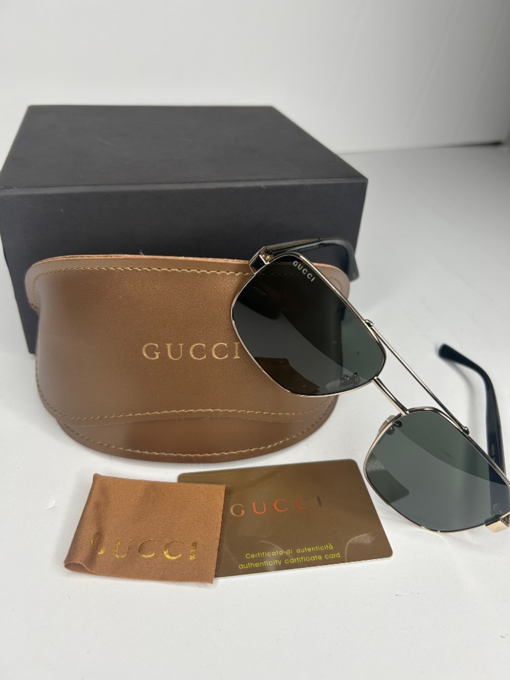 Gucci GG0529S Sunglasses - Picture 6 of 6